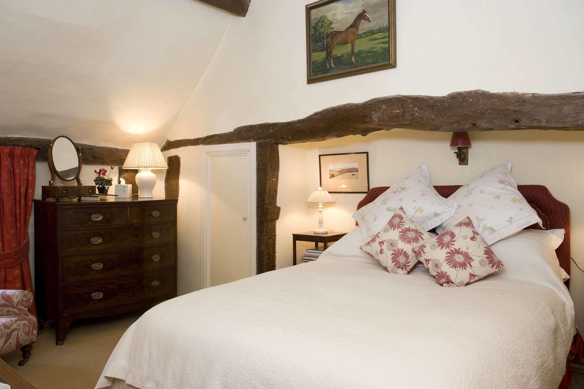 The Old Manor House Bed & Breakfast Halford  Dış mekan fotoğraf